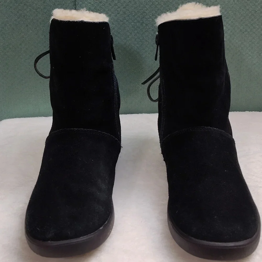 Koolaburra by Ugg Shazi Short Black Winter Boots Cabincore Size 6